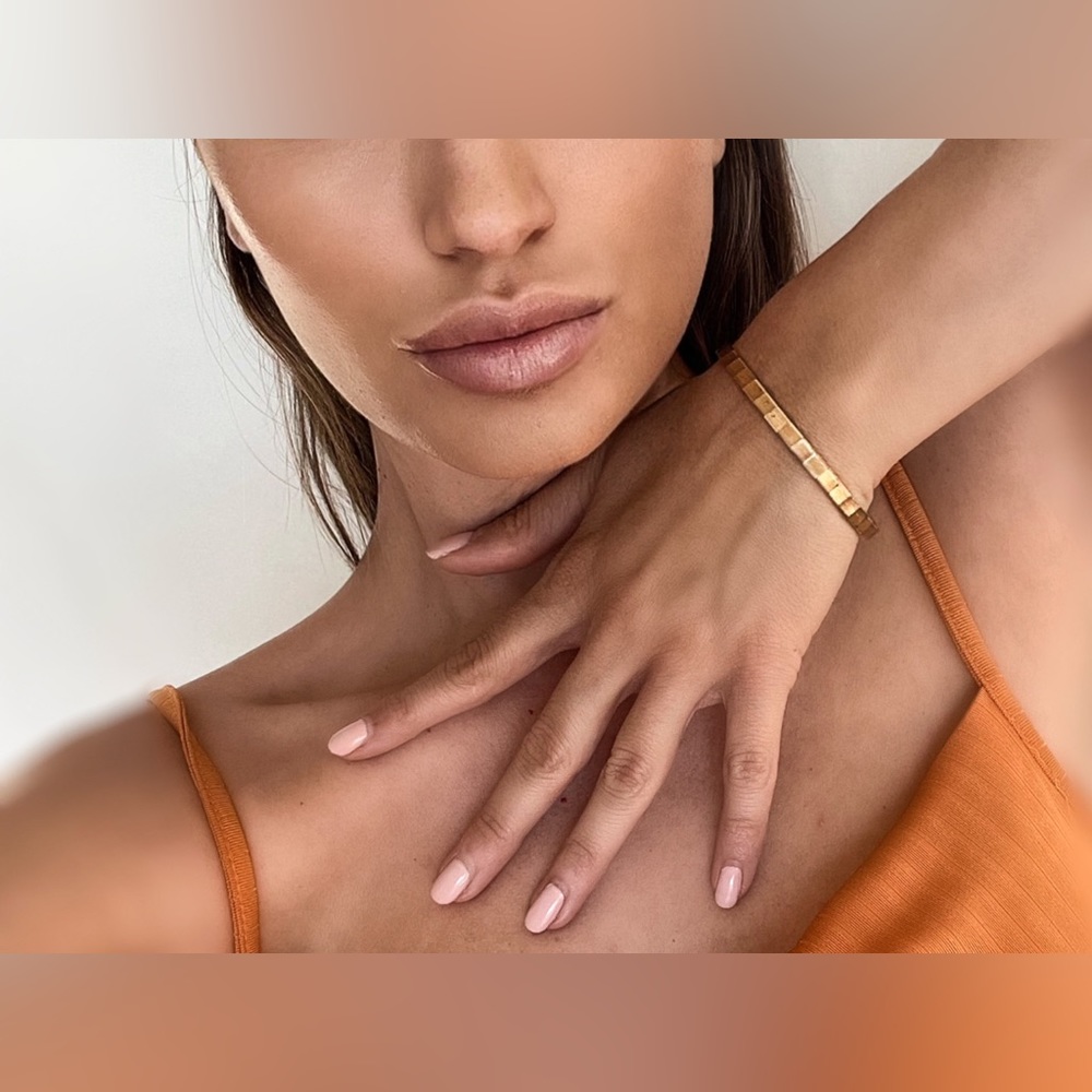 Monet Gold toned fashion Bangle Women’s Costume Jewelry Gift Wedding Bridal